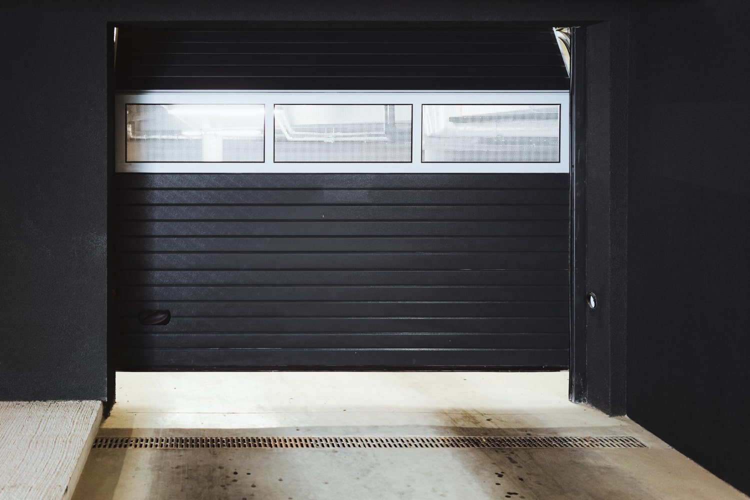 AE Menuiserie : Installation portes de garage